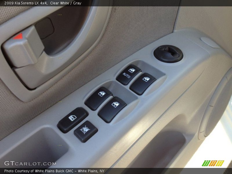 Clear White / Gray 2009 Kia Sorento LX 4x4