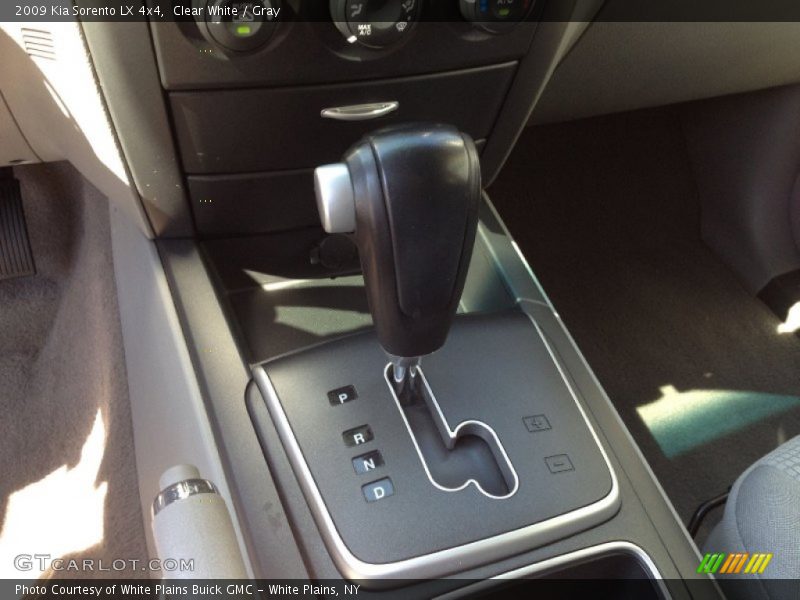 Clear White / Gray 2009 Kia Sorento LX 4x4