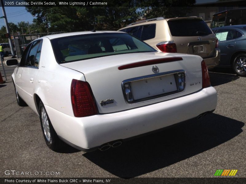 White Lightning / Cashmere 2005 Cadillac DeVille Sedan