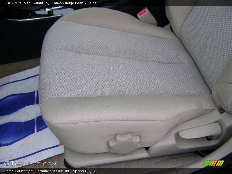 Canyon Beige Pearl / Beige 2009 Mitsubishi Galant ES