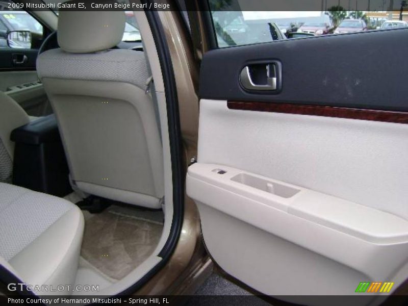 Canyon Beige Pearl / Beige 2009 Mitsubishi Galant ES