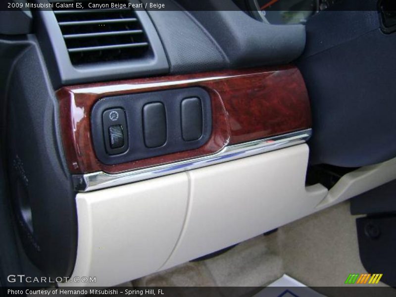 Canyon Beige Pearl / Beige 2009 Mitsubishi Galant ES