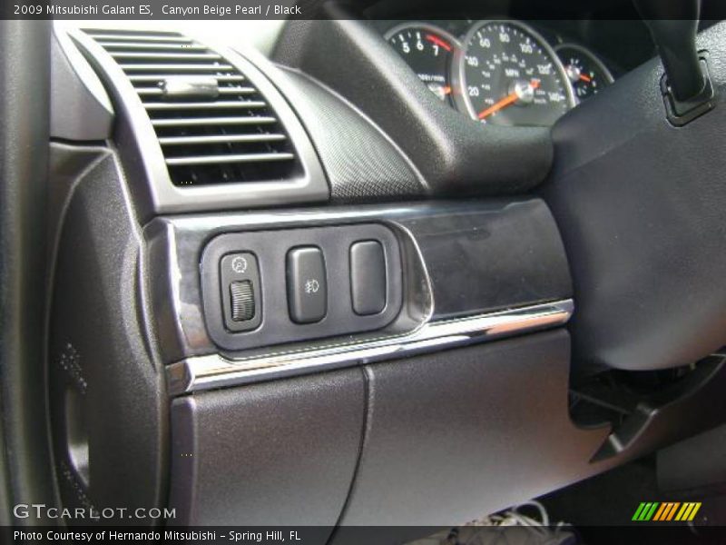 Canyon Beige Pearl / Black 2009 Mitsubishi Galant ES