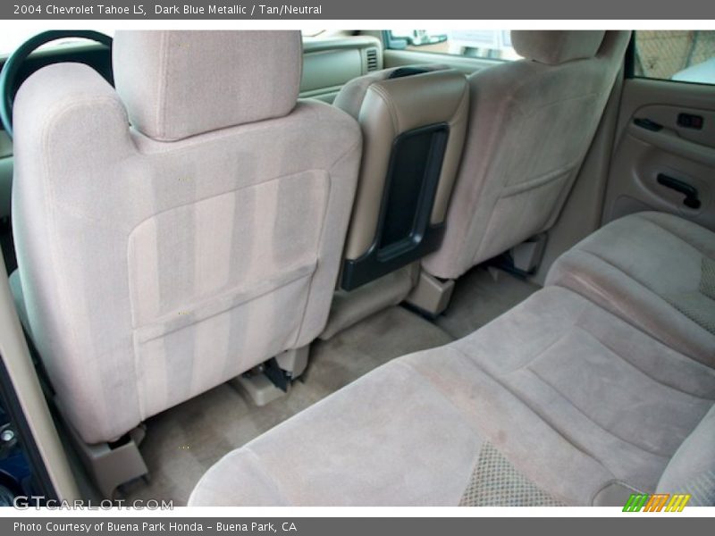 Dark Blue Metallic / Tan/Neutral 2004 Chevrolet Tahoe LS