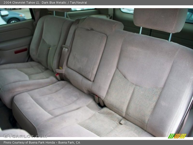 Dark Blue Metallic / Tan/Neutral 2004 Chevrolet Tahoe LS