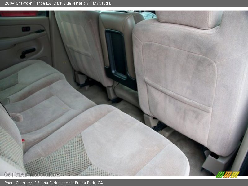 Dark Blue Metallic / Tan/Neutral 2004 Chevrolet Tahoe LS