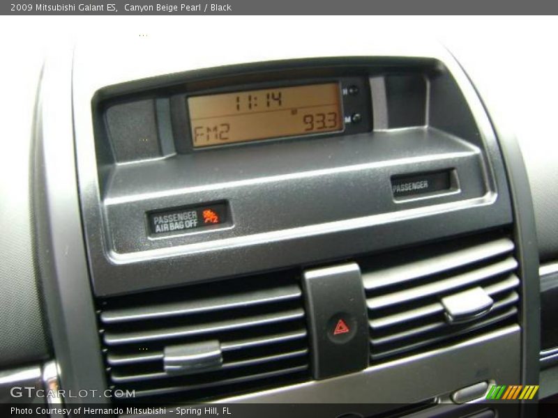 Canyon Beige Pearl / Black 2009 Mitsubishi Galant ES