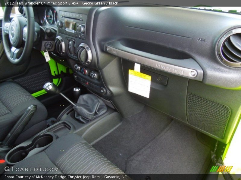 Gecko Green / Black 2012 Jeep Wrangler Unlimited Sport S 4x4
