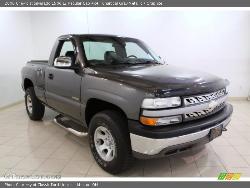 Front 3/4 View of 2000 Silverado 1500 LS Regular Cab 4x4