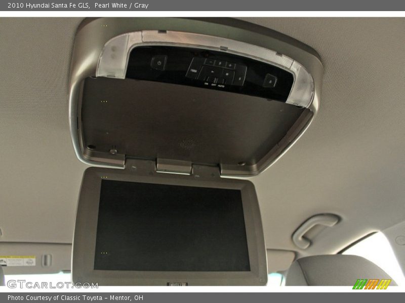 Pearl White / Gray 2010 Hyundai Santa Fe GLS