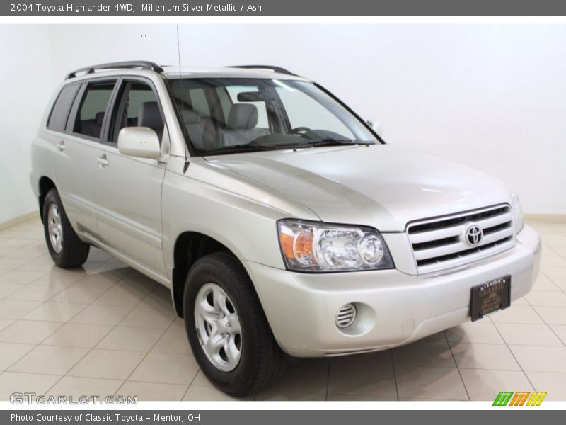 Millenium Silver Metallic / Ash 2004 Toyota Highlander 4WD