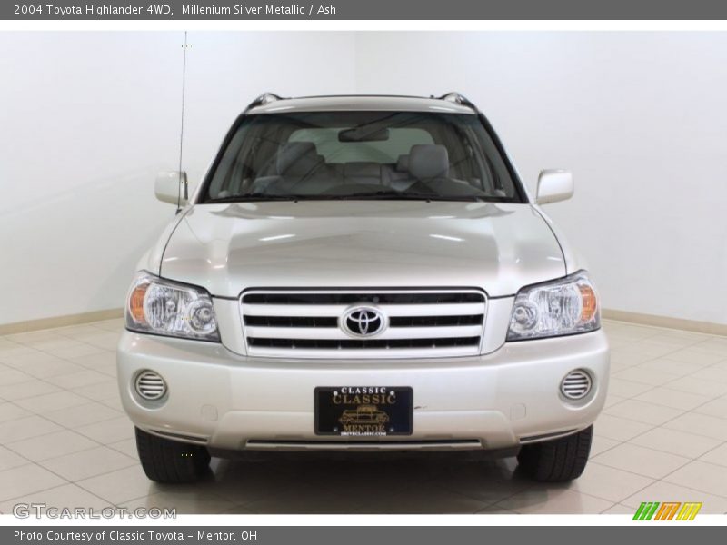 Millenium Silver Metallic / Ash 2004 Toyota Highlander 4WD
