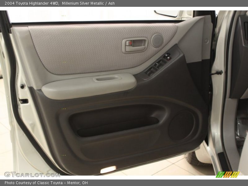 Door Panel of 2004 Highlander 4WD