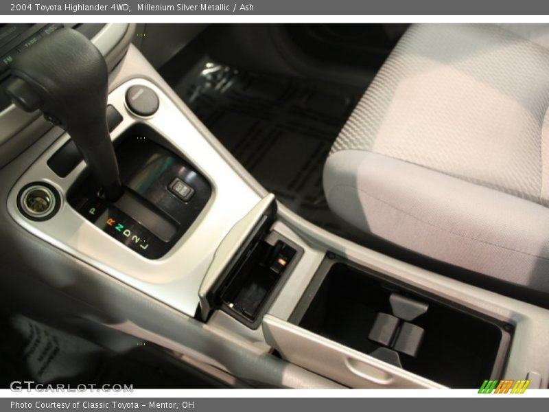 Millenium Silver Metallic / Ash 2004 Toyota Highlander 4WD
