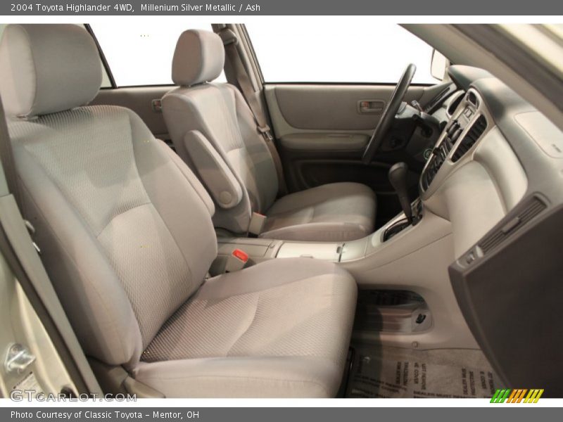 Millenium Silver Metallic / Ash 2004 Toyota Highlander 4WD