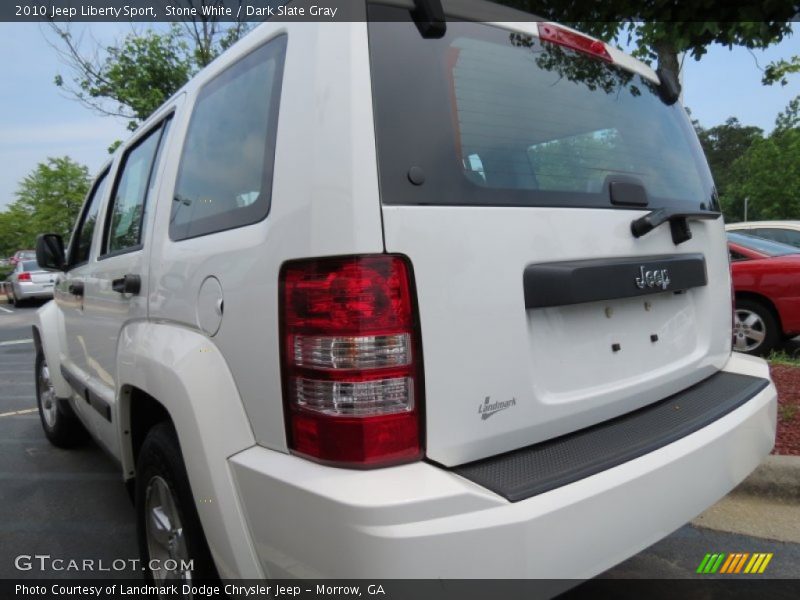 Stone White / Dark Slate Gray 2010 Jeep Liberty Sport