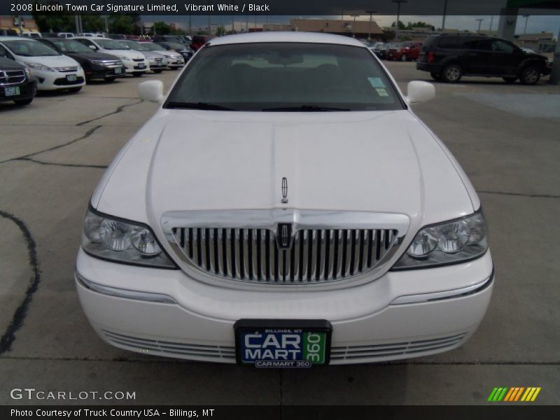 Vibrant White / Black 2008 Lincoln Town Car Signature Limited