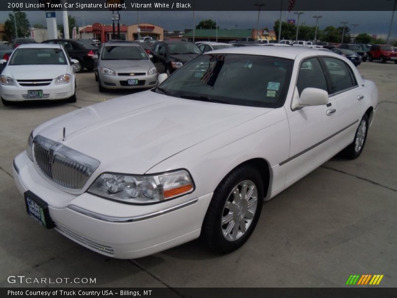 Vibrant White / Black 2008 Lincoln Town Car Signature Limited