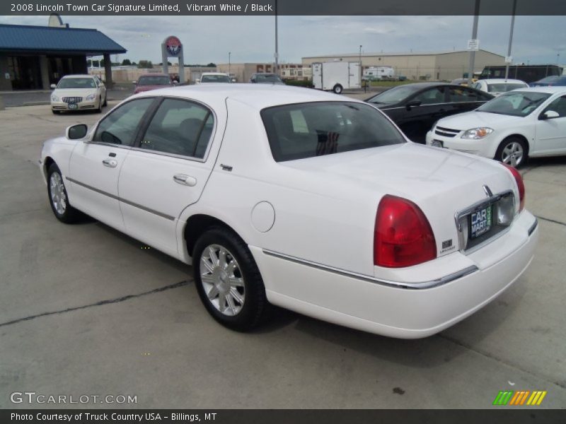 Vibrant White / Black 2008 Lincoln Town Car Signature Limited