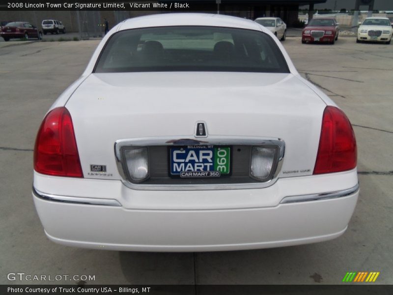 Vibrant White / Black 2008 Lincoln Town Car Signature Limited