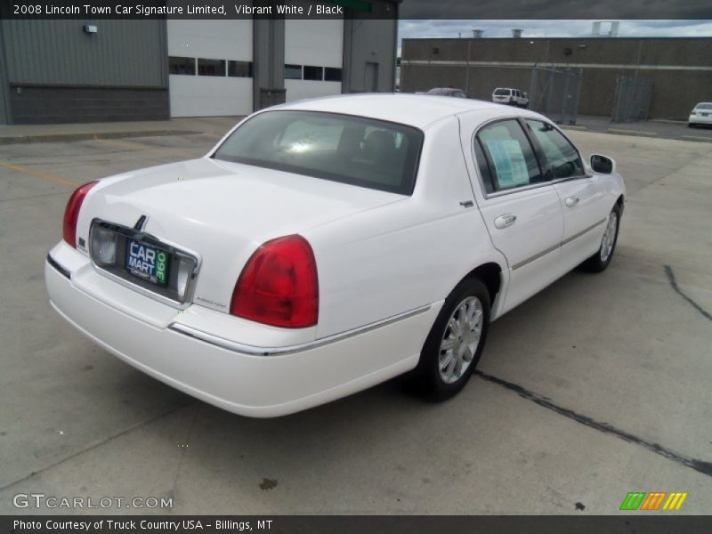 Vibrant White / Black 2008 Lincoln Town Car Signature Limited
