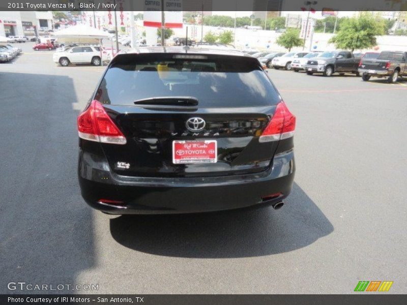 Black / Ivory 2011 Toyota Venza I4
