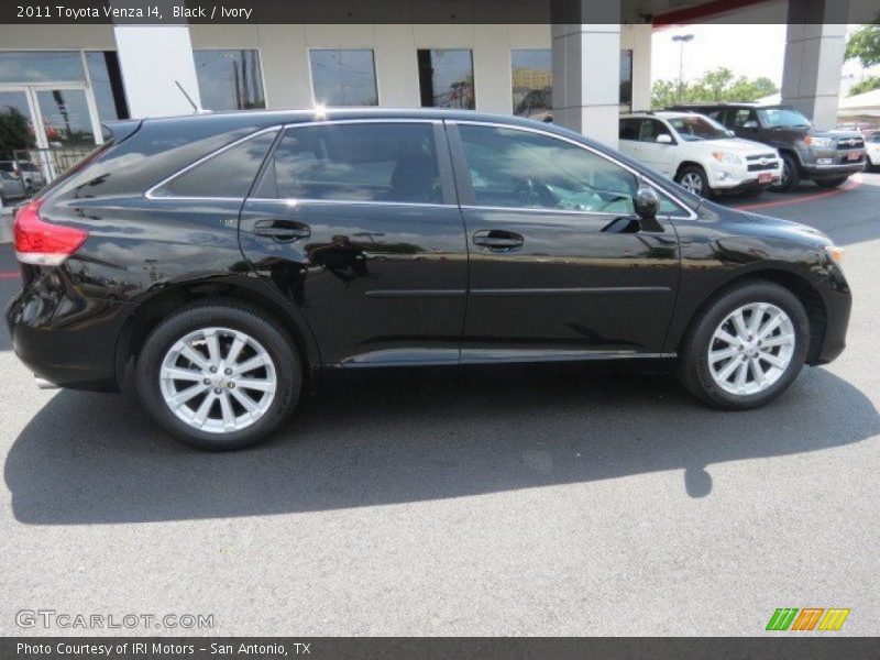 Black / Ivory 2011 Toyota Venza I4