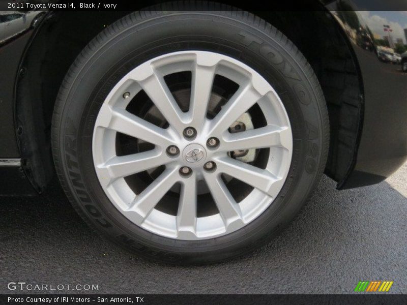 Black / Ivory 2011 Toyota Venza I4
