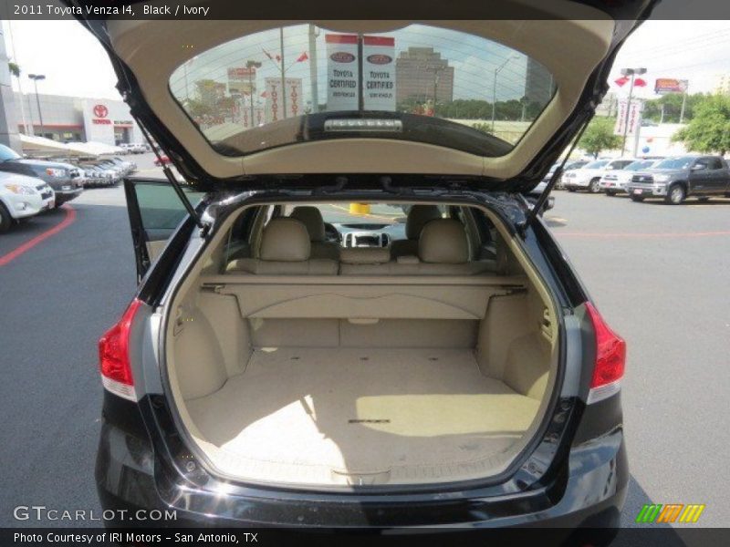 Black / Ivory 2011 Toyota Venza I4