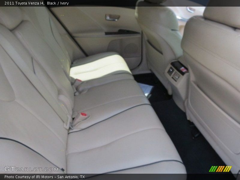 Black / Ivory 2011 Toyota Venza I4