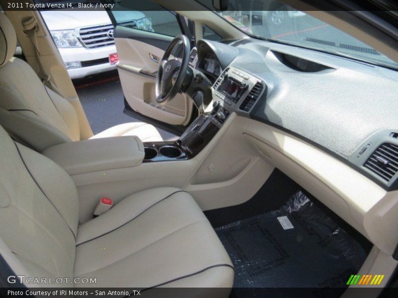 Black / Ivory 2011 Toyota Venza I4