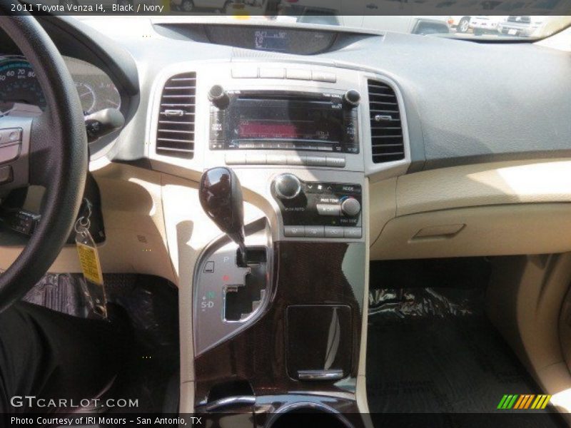 Black / Ivory 2011 Toyota Venza I4