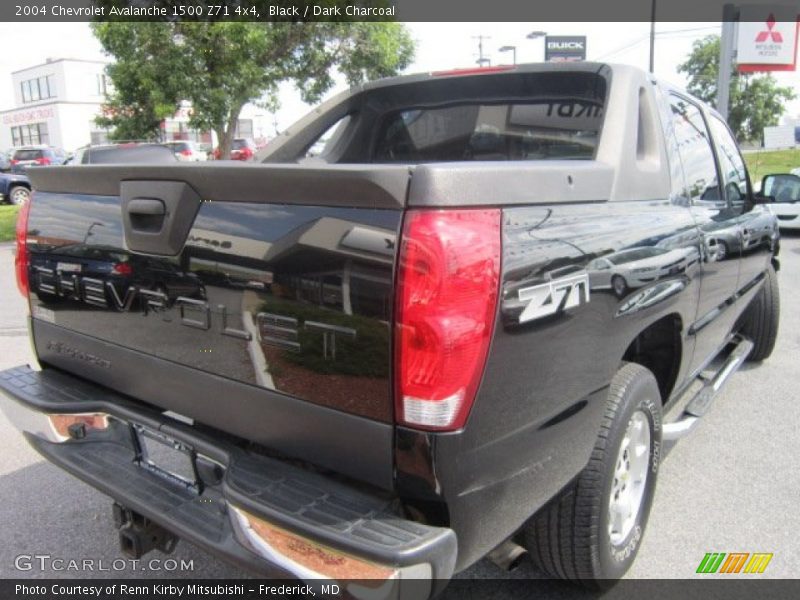 Black / Dark Charcoal 2004 Chevrolet Avalanche 1500 Z71 4x4