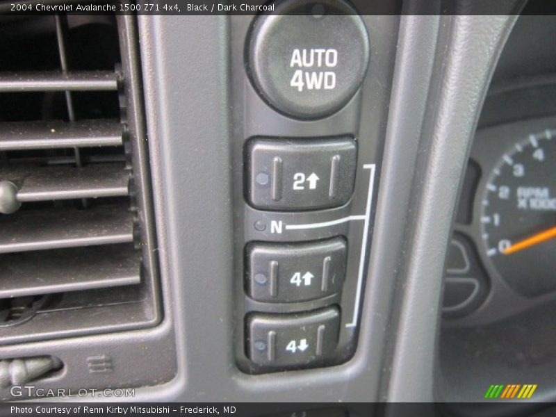 Black / Dark Charcoal 2004 Chevrolet Avalanche 1500 Z71 4x4