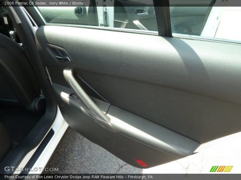 Ivory White / Ebony 2006 Pontiac G6 Sedan