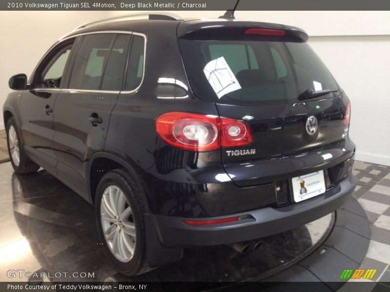 Deep Black Metallic / Charcoal 2010 Volkswagen Tiguan SEL 4Motion