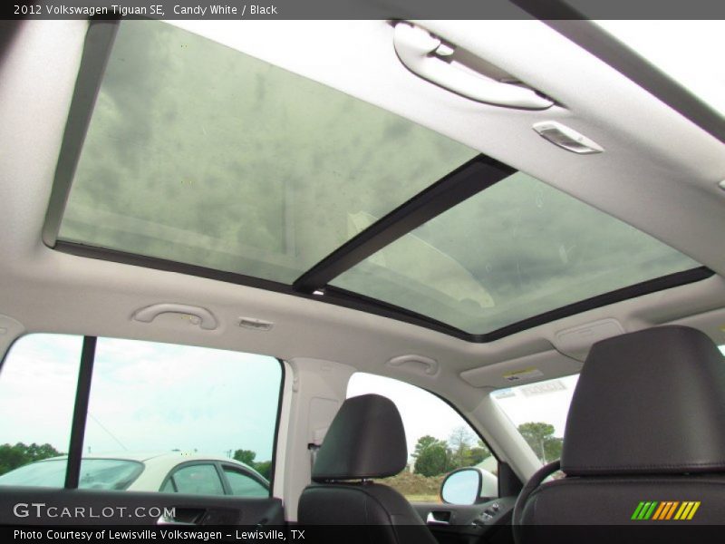 Candy White / Black 2012 Volkswagen Tiguan SE