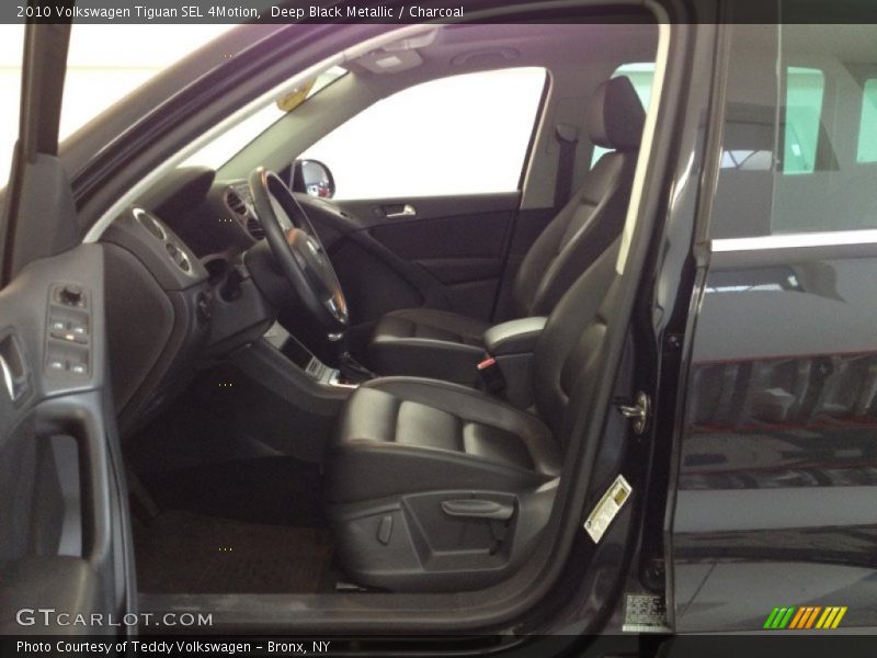 Deep Black Metallic / Charcoal 2010 Volkswagen Tiguan SEL 4Motion