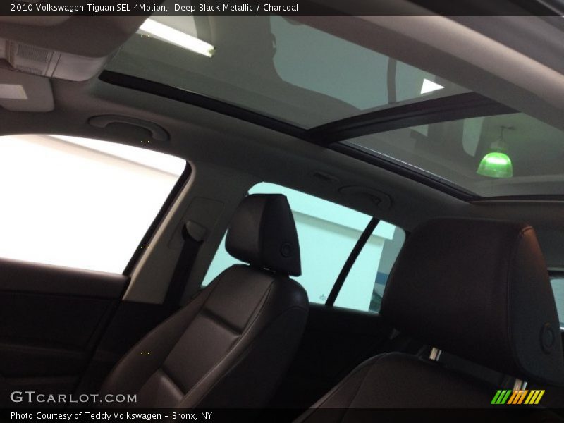 Deep Black Metallic / Charcoal 2010 Volkswagen Tiguan SEL 4Motion