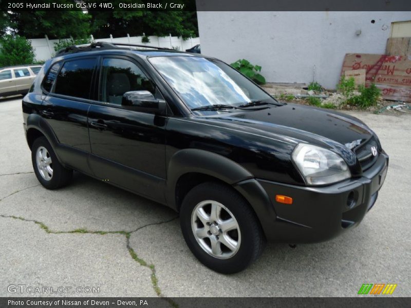 Front 3/4 View of 2005 Tucson GLS V6 4WD