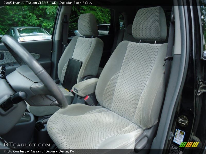 Front Seat of 2005 Tucson GLS V6 4WD