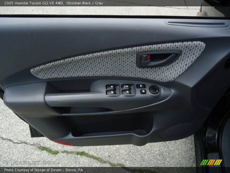 Obsidian Black / Gray 2005 Hyundai Tucson GLS V6 4WD