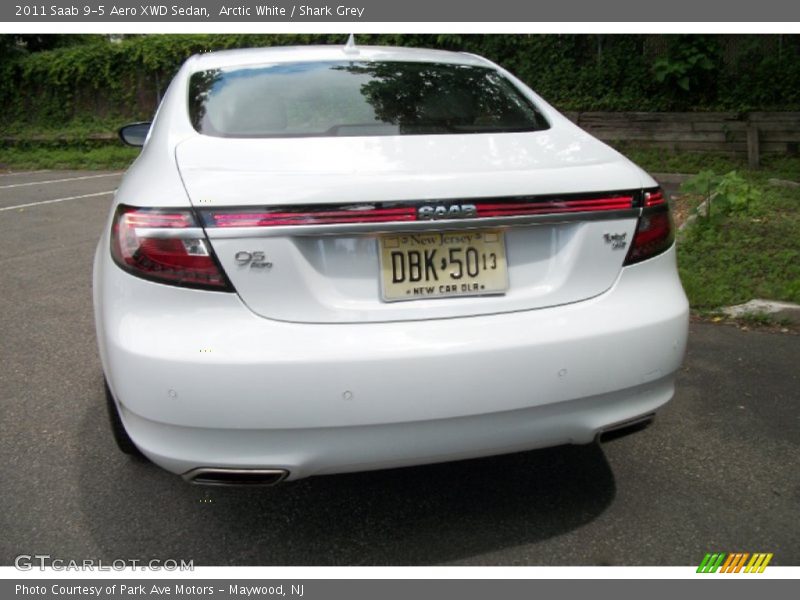 Arctic White / Shark Grey 2011 Saab 9-5 Aero XWD Sedan