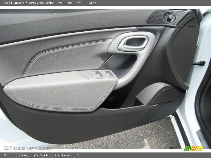 Door Panel of 2011 9-5 Aero XWD Sedan