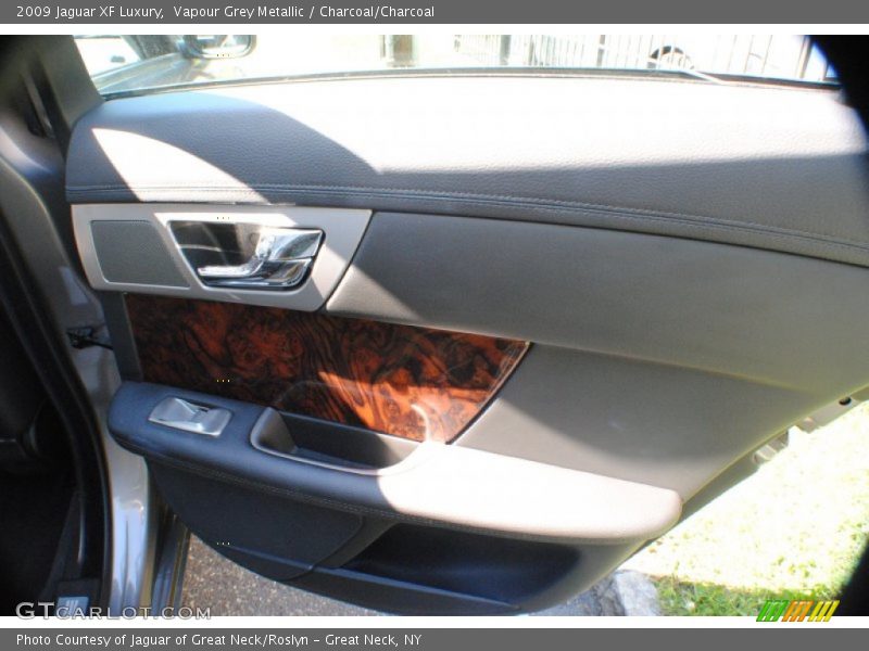 Vapour Grey Metallic / Charcoal/Charcoal 2009 Jaguar XF Luxury