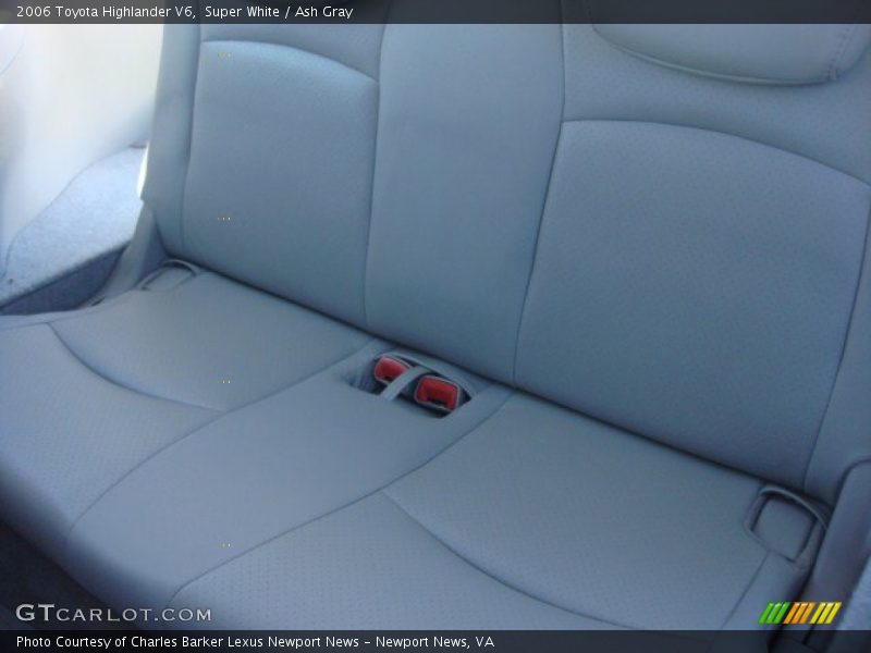 Super White / Ash Gray 2006 Toyota Highlander V6
