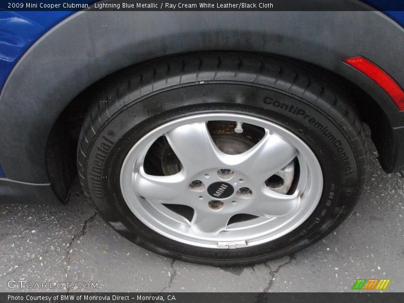 Lightning Blue Metallic / Ray Cream White Leather/Black Cloth 2009 Mini Cooper Clubman