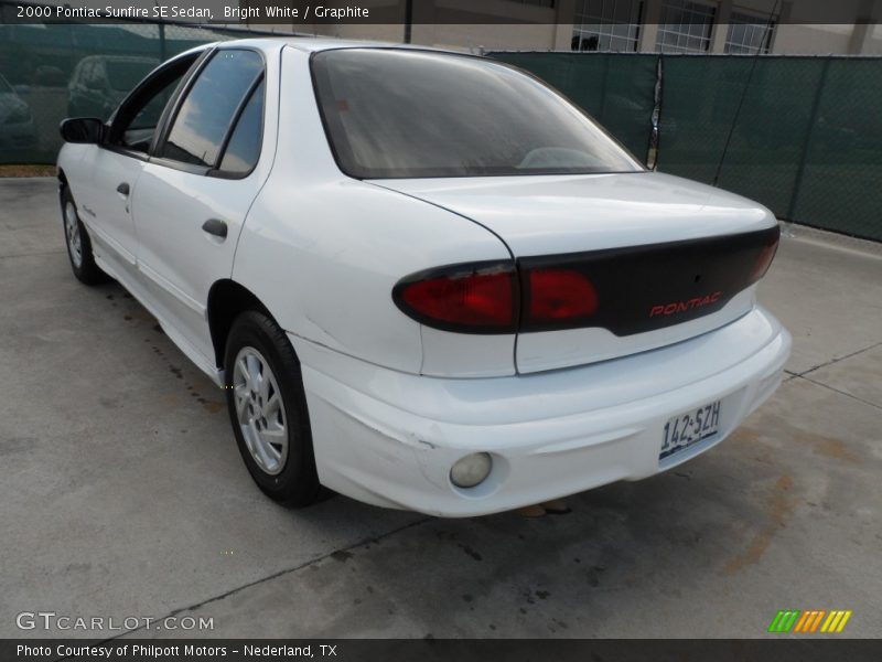 Bright White / Graphite 2000 Pontiac Sunfire SE Sedan