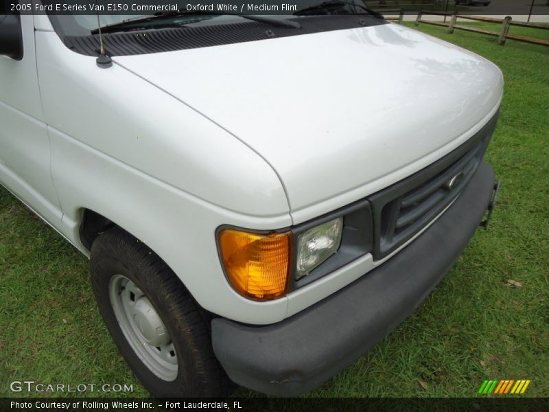 Oxford White / Medium Flint 2005 Ford E Series Van E150 Commercial