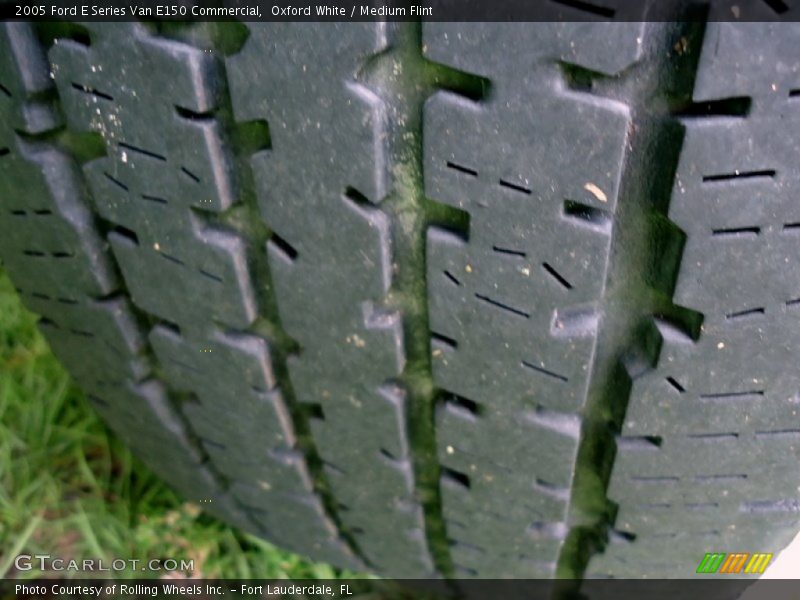 Oxford White / Medium Flint 2005 Ford E Series Van E150 Commercial